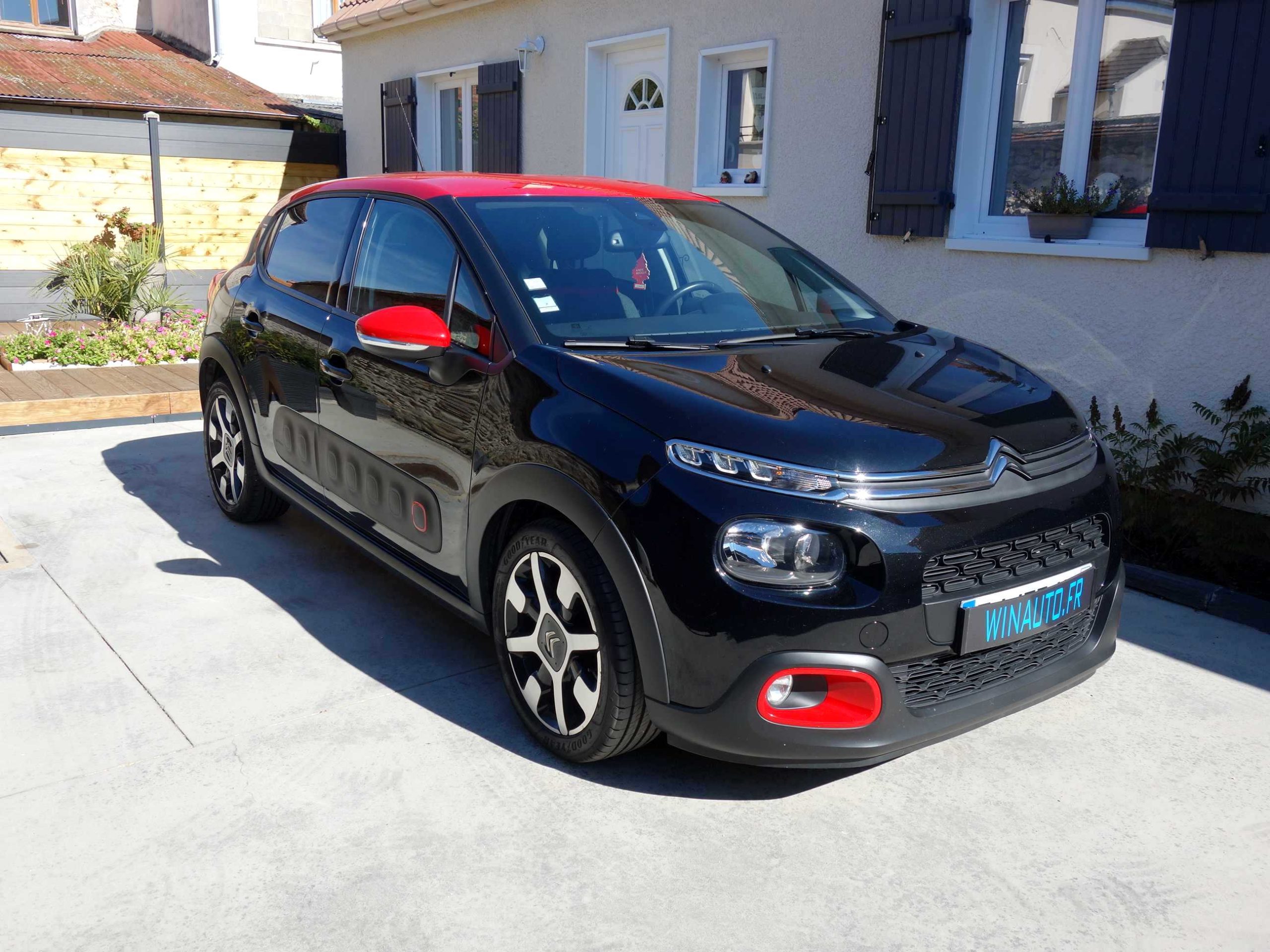 You are currently viewing CITROEN C3 1.6 BLUEHDI 100 ch SHINE