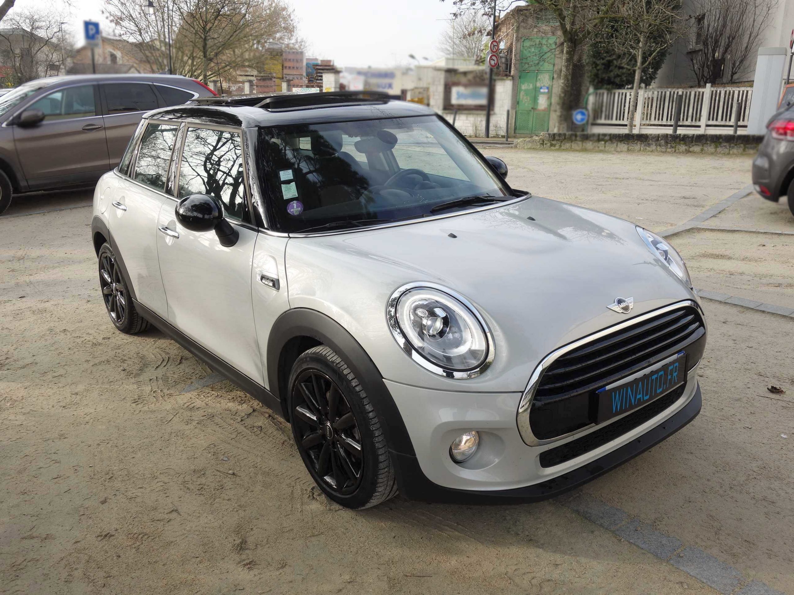 You are currently viewing MINI Cooper 136 ch Edition BLACKFRIARS