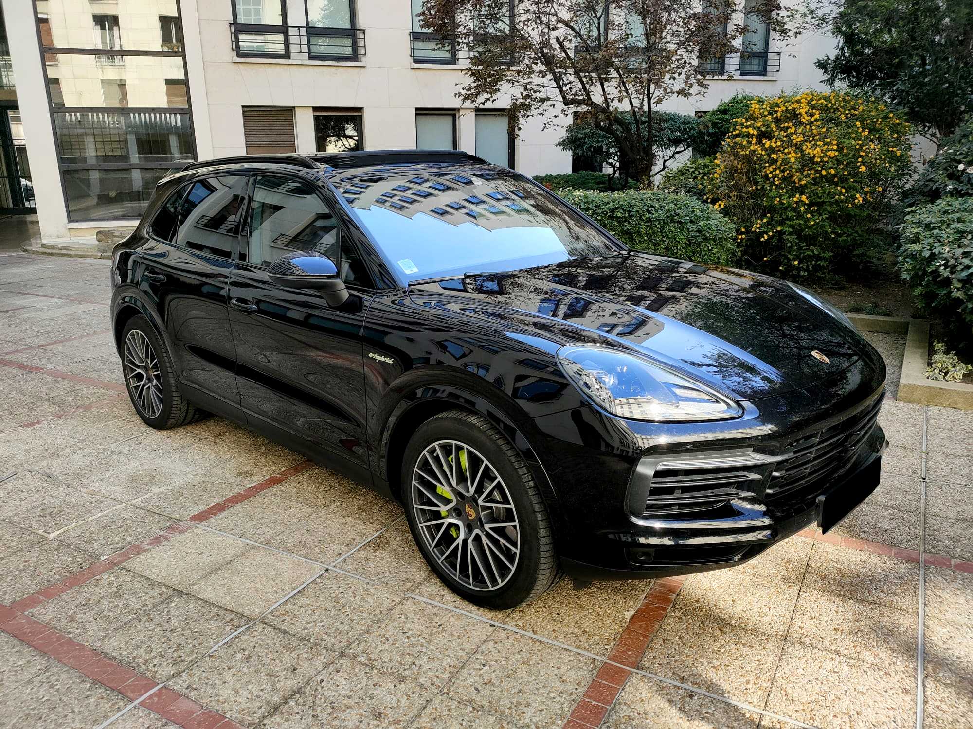 You are currently viewing Porsche Cayenne 3.0 V6 462 ch E-Hybrid Platinium Edition