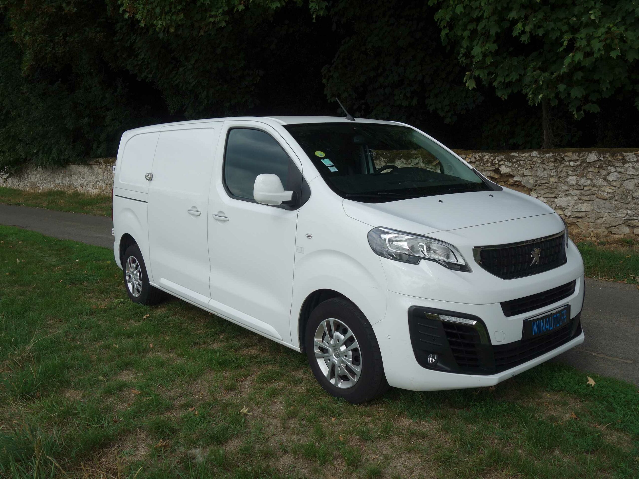 You are currently viewing Peugeot Expert 2.0 122 ch Standard Premium