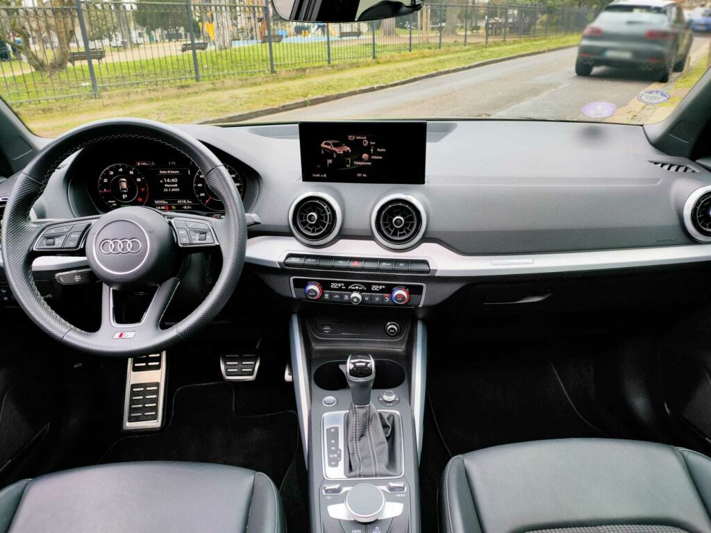 AUDI Q2