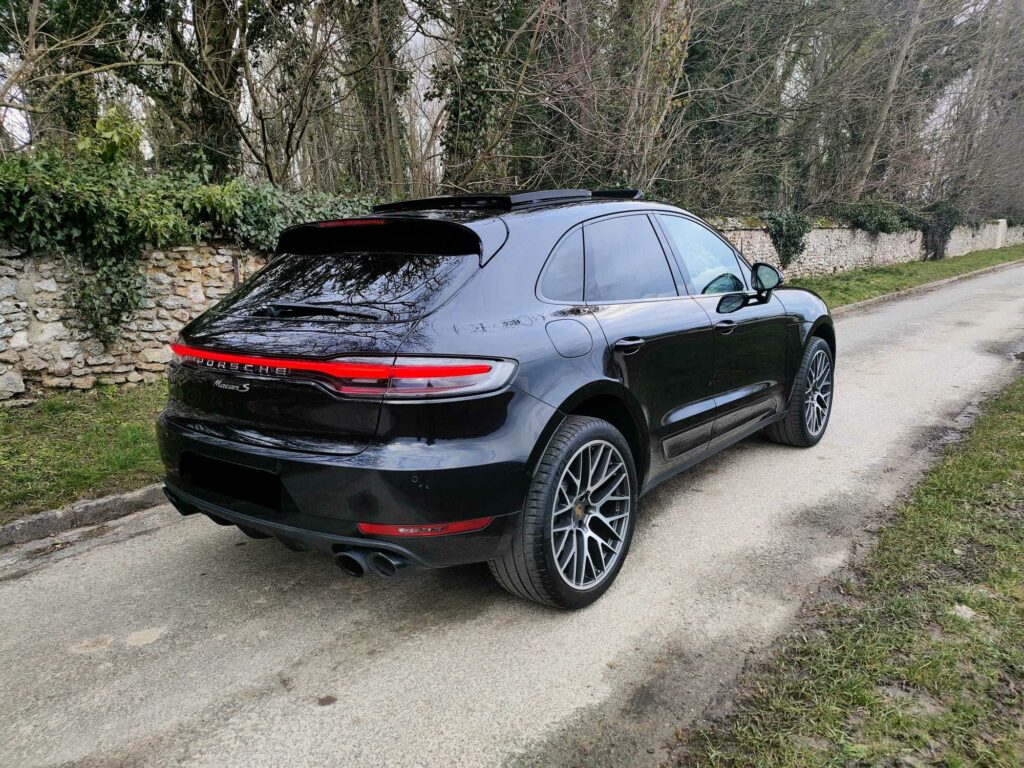 PORSCHE Macan