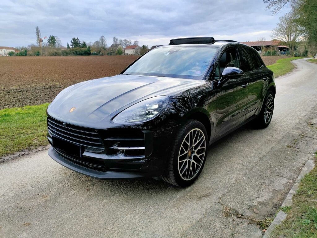 PORSCHE Macan