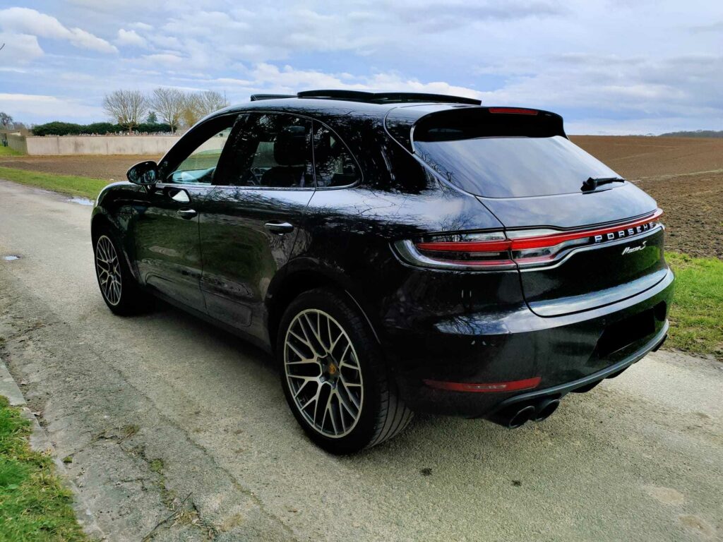 PORSCHE Macan