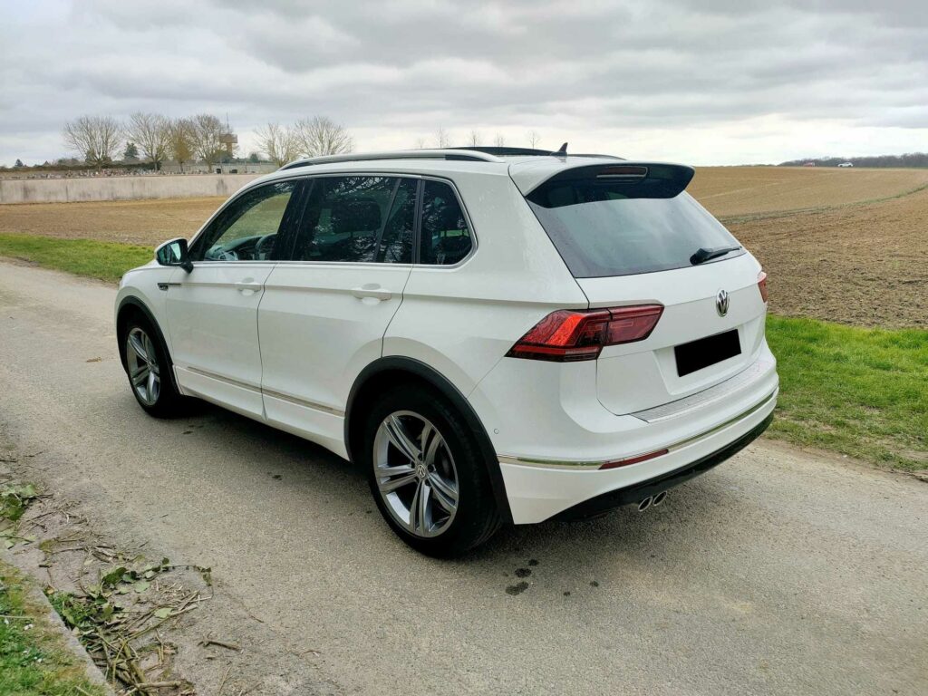 VOLKSWAGEN Tiguan