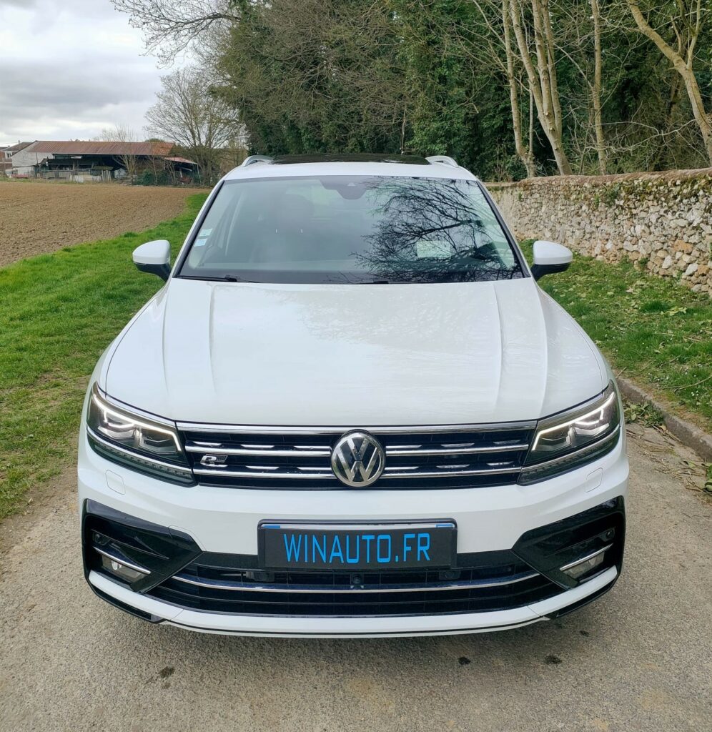 VOLKSWAGEN Tiguan