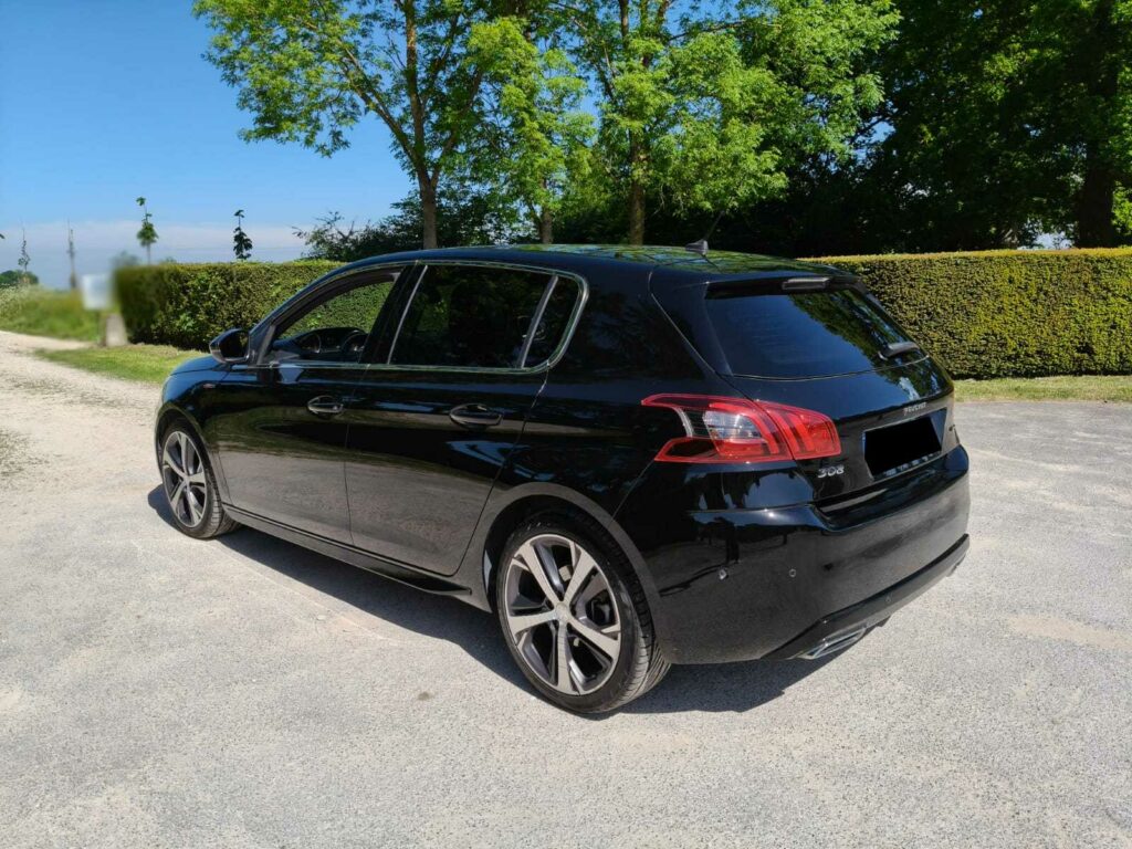PEUGEOT 308