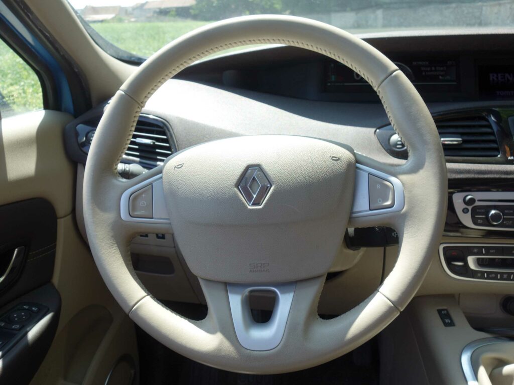 RENAULT Scenic