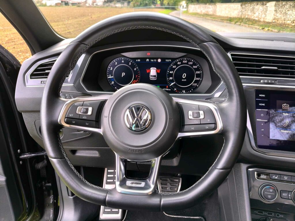 VOLKSWAGEN Tiguan