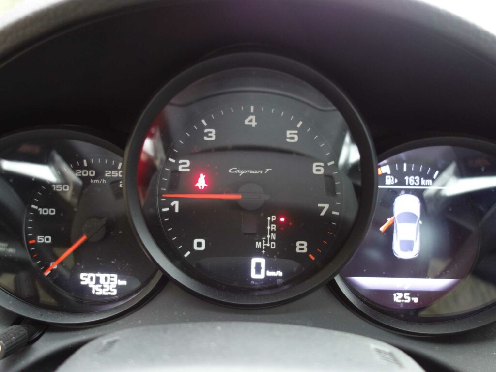 PORSCHE Cayman