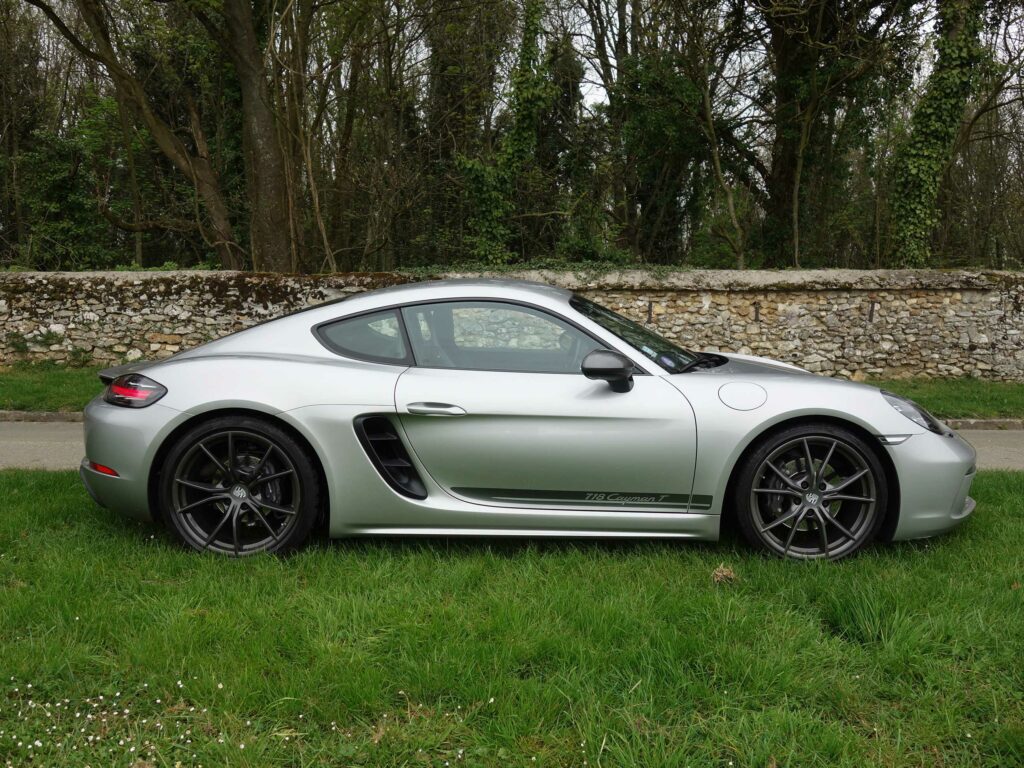 PORSCHE Cayman