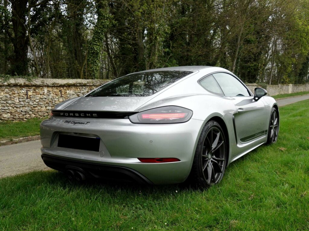 PORSCHE Cayman