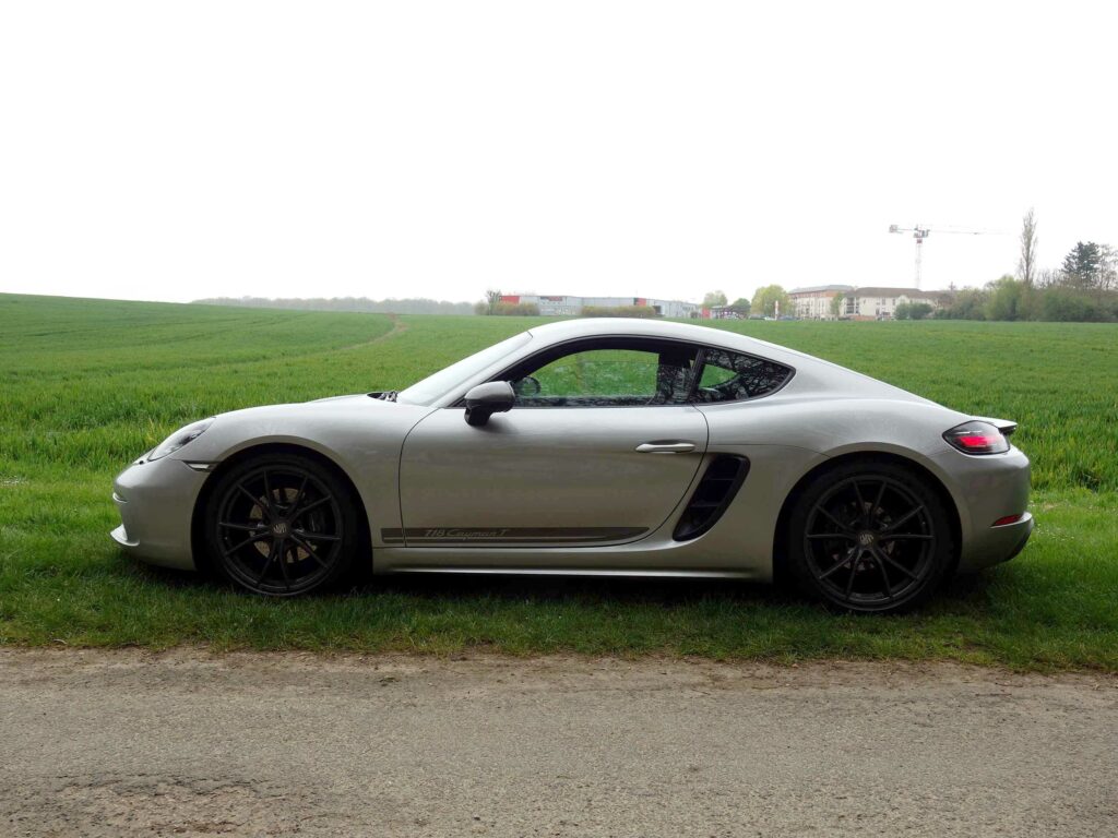 PORSCHE Cayman