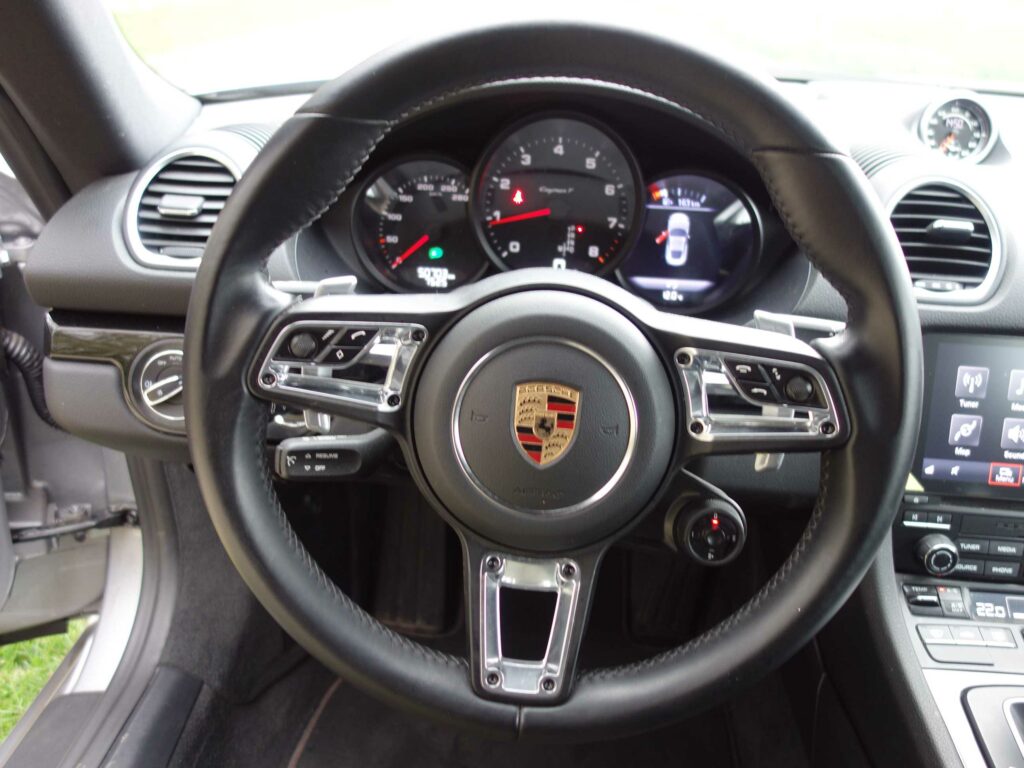 PORSCHE Cayman