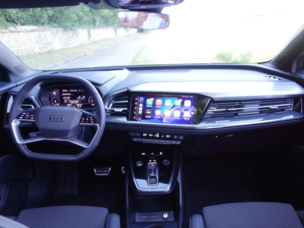 AUDI Q4