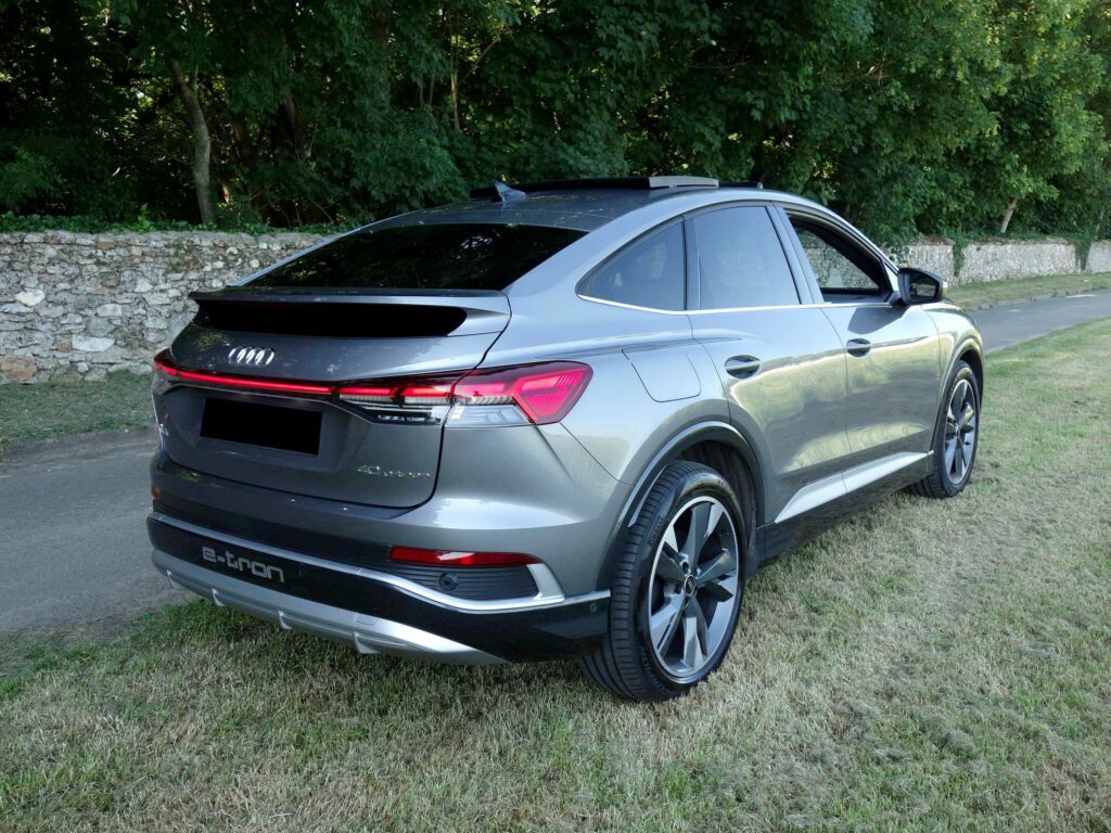 AUDI Q4