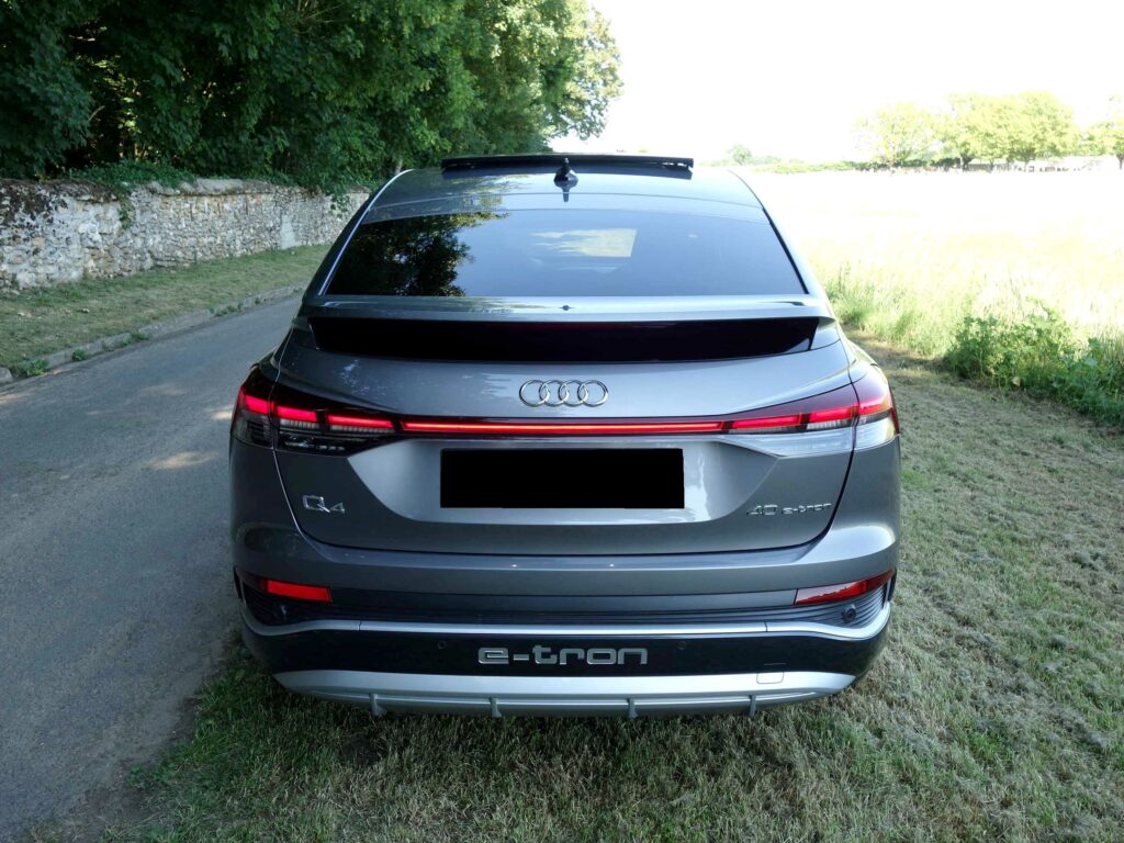 AUDI Q4