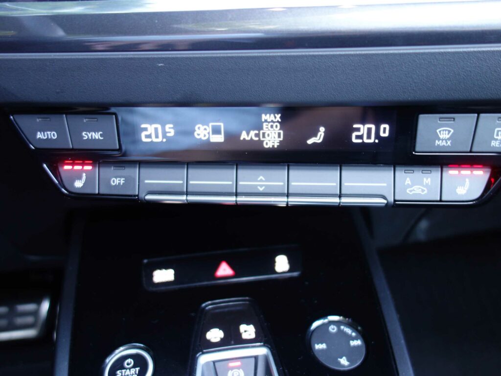 AUDI Q4