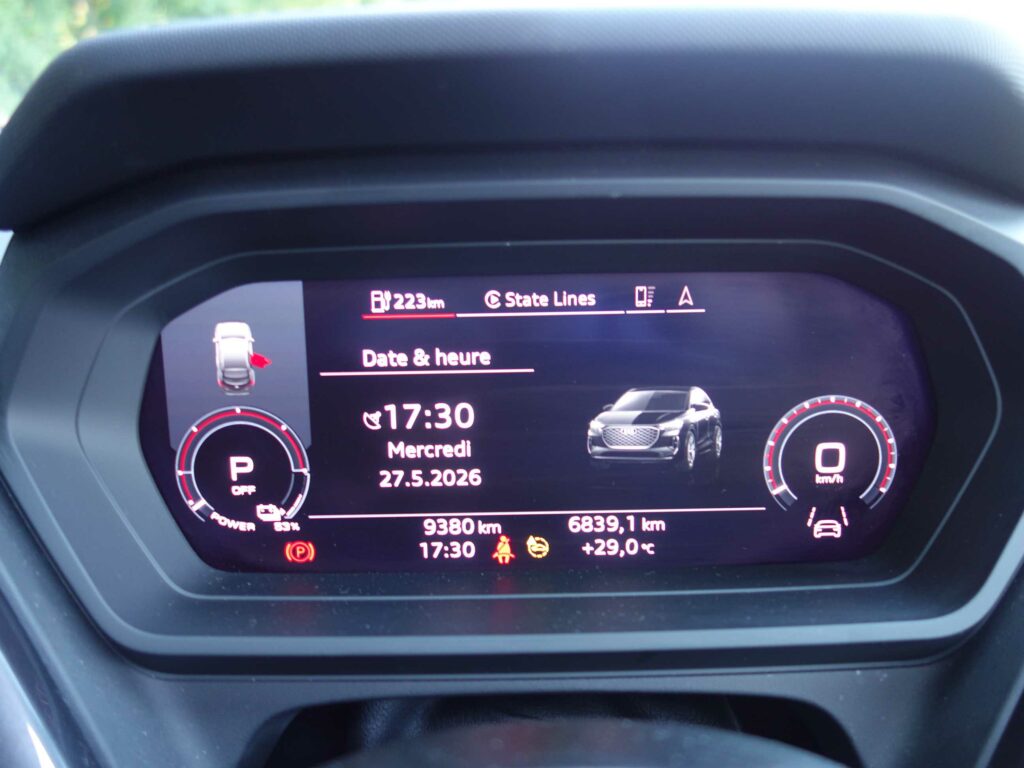 AUDI Q4