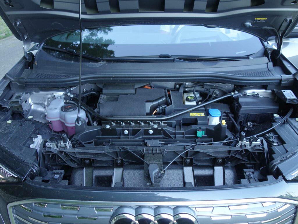 AUDI Q4