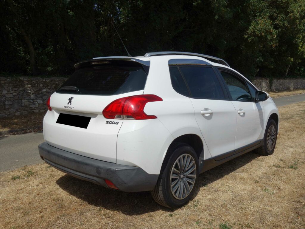 PEUGEOT 2008