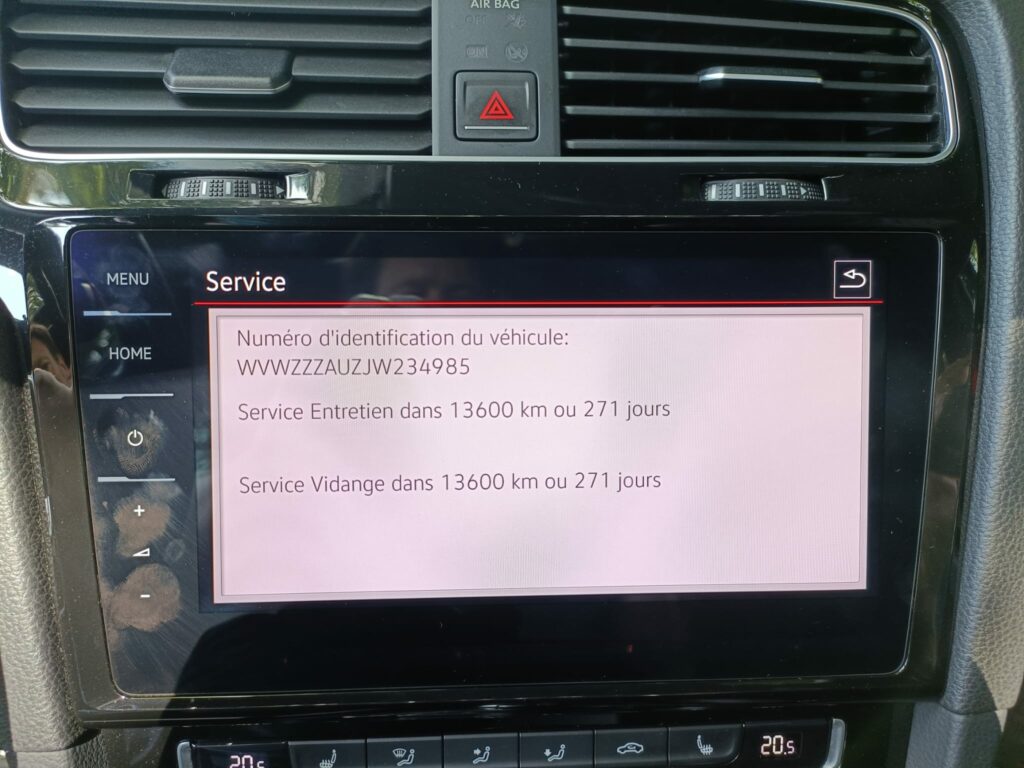 VOLKSWAGEN Golf