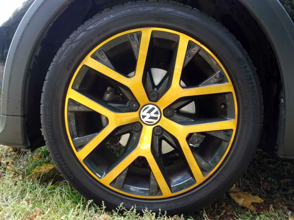 VOLKSWAGEN New Beetle