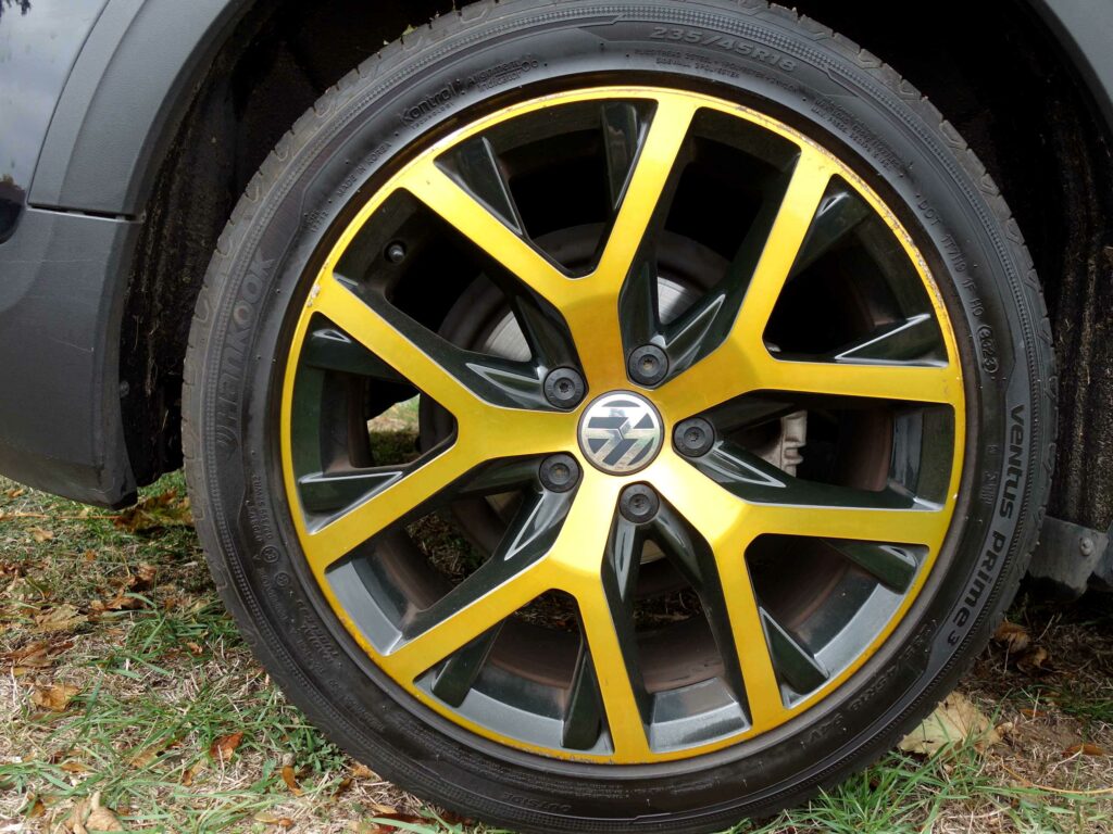 VOLKSWAGEN New Beetle