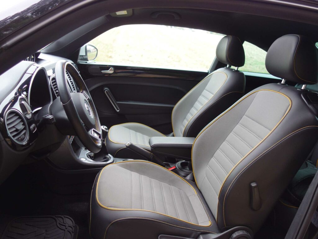VOLKSWAGEN New Beetle