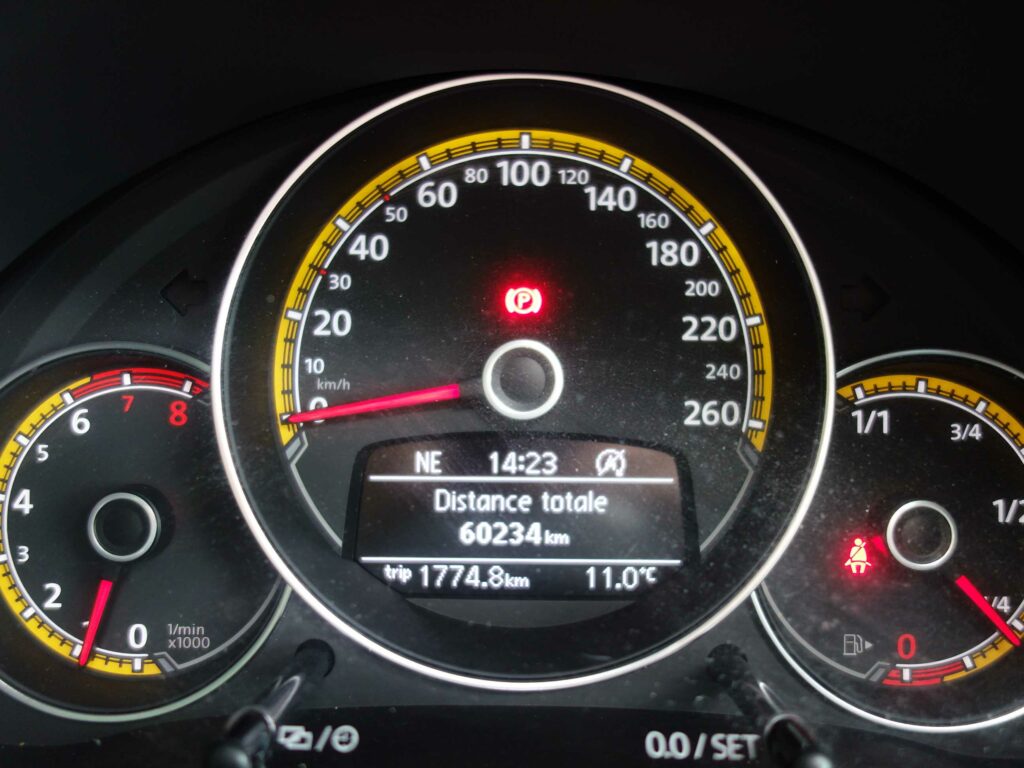 VOLKSWAGEN New Beetle